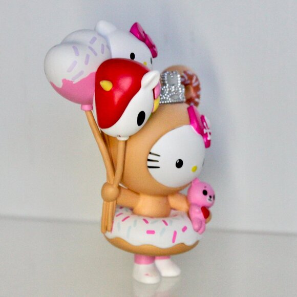 Tokidoki x Hello Kitty 50th Birthday Series: Hello Kitty-Tella Figurine - Picture 5 of 6